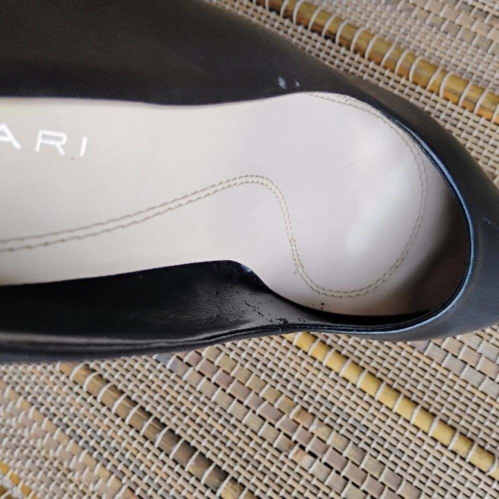 Classic Women's Tahari Black Leather Gallery Pumps size 9M US - Picture 7 of 15